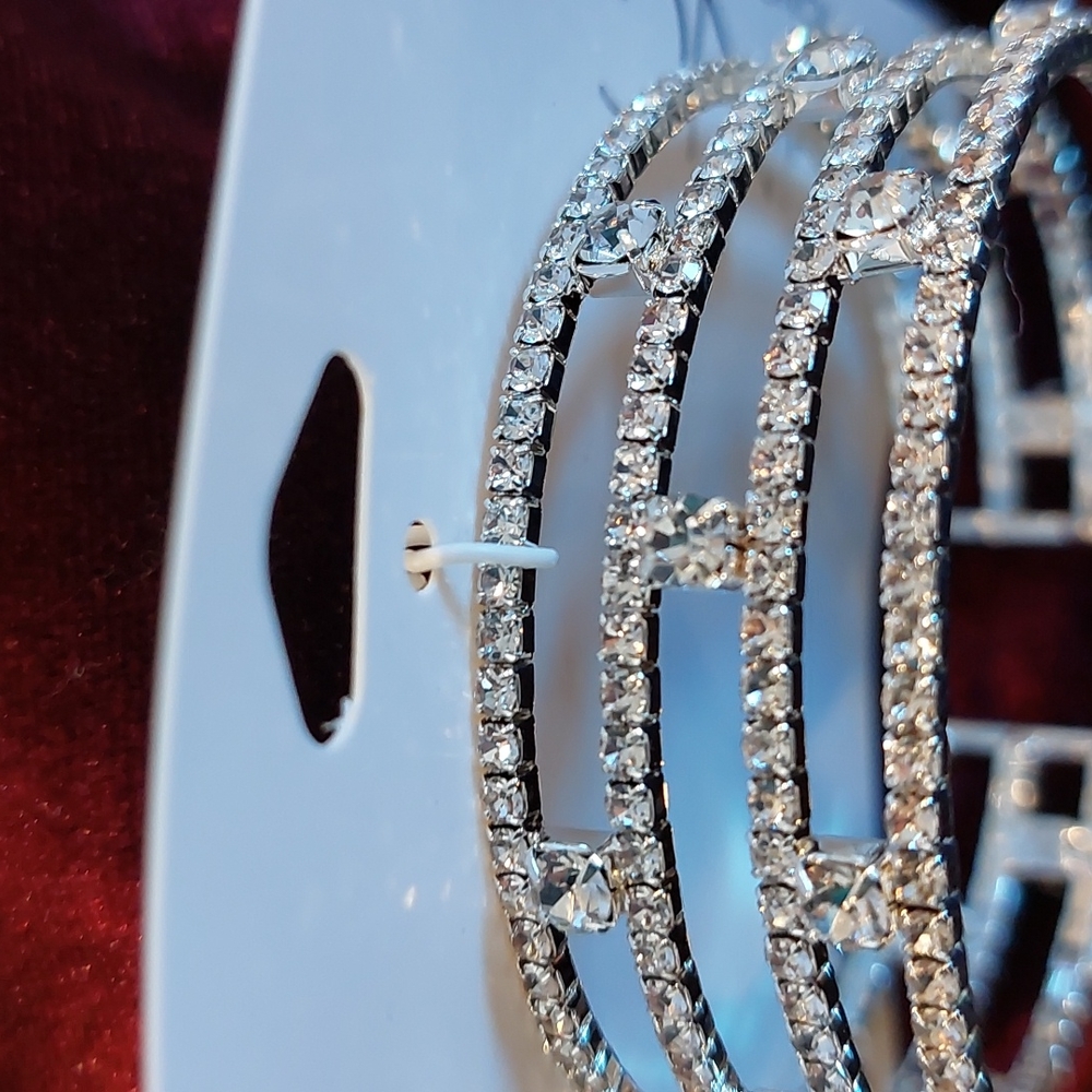 Icing Rhinestone Bracelet - Picture 4 of 7